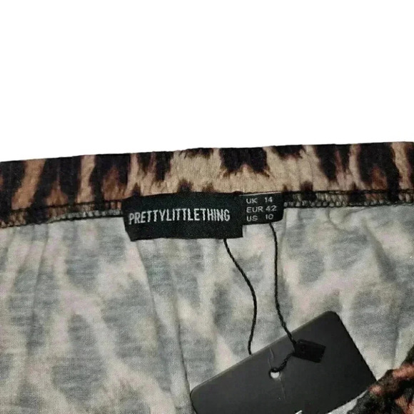 PrettyLittleThing Brown Leopard Print Split Mini Skirt for Sexy Looking Girls - Picture 5 of 9